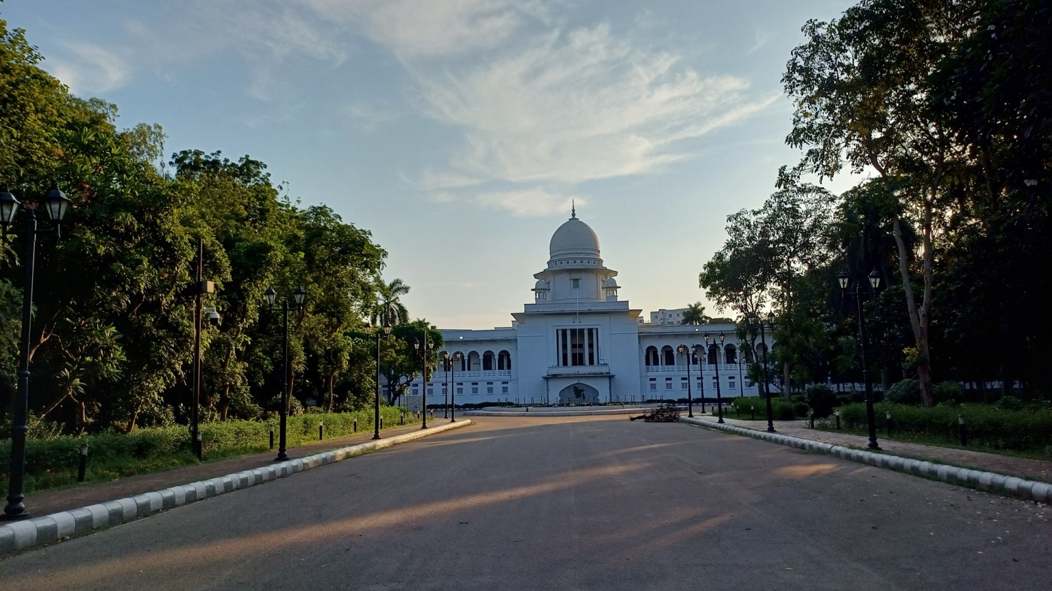 সুপ্রিম কোর্টের সঙ্গে পরামর্শক্রমে বিচার বিভাগে বড় পদায়ন: বদলি হলেন ৯৯ বিচারক